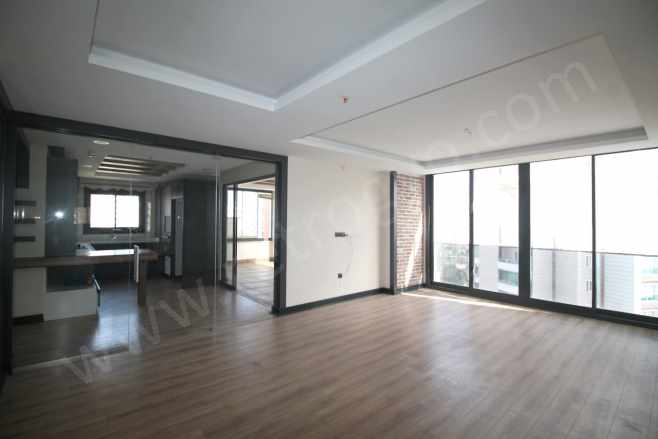 Retro’Dan Mezitli’Nin Markasında Yerinizi Ayırdığımız Lüks 5+1 Satılık Daire Merkez Mah