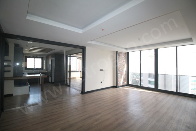 Merkez Mah. Mezitli Satılık Daire |  5+1 Oda | 220M2 7.100.000Tl  Krediye Uygun  | 6. Kat | Doğalgaz(Kombi) | 2 Banyo | 5 Yatak Odası Resim-1