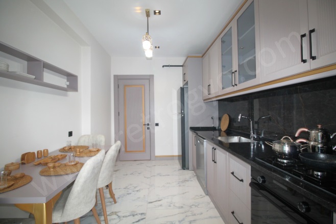 Barbaros Mah. Yenişehir Satılık Daire |  3+1 Oda | 180M2 8.500.000Tl  Krediye Uygun  | 1. Kat | Doğalgaz(Kombi) | 2 Banyo | 3 Yatak Odası Resim-5