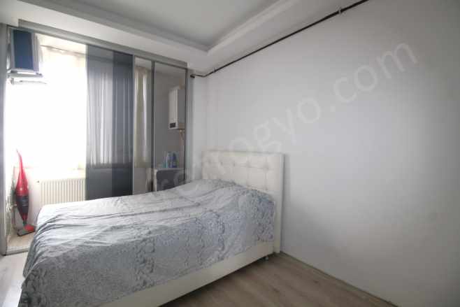 Retro’Dan Üniversite Hastanesi Civarı Site içi Doğalgazlı Kiralık Daire 1+1 Yenişehir Çiftlikköy Mah