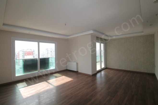 Retro’Dan Kuyuluk Mah’De Lüks Konsept Site içerisinde Kiralık Daire 4+1 Mezitli