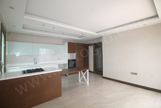 Kuyuluk Mah. Mezitli Kiralık Daire |  4+1 Oda | 220M2 Aylık 40.000Tl  Krediye Uygun  | 10. Kat | Doğalgaz(Kombi) | 2 Banyo | 4 Yatak Odası Resim-5