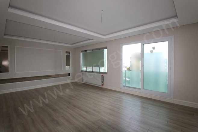 Retro’Dan Modern Dizaynı Kaliteli Malzemesiyle Site içi Havuzlu Sıfır 4+1 Kiralık Daire Yenişehir Çiftlikköy Mah