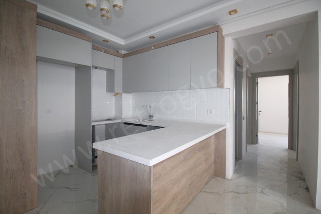 Eski Mezitli Mah. Mezitli Satılık Daire |  3+1 Oda | 120M2 6.500.000Tl  Krediye Uygun  | 1. Kat | Doğalgaz(Kombi) | 2 Banyo | 3 Yatak Odası Resim-5