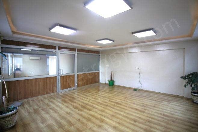 Cami Şerif Mah. Akdeniz Kiralık Ofis / Büro |  1+1 Oda | 70M2 Aylık 18.500Tl  Krediye Uygun  | 2. Kat | Klima | 1 Banyo Resim-5