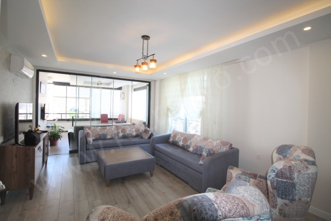 Menteş Mah. Yenişehir Satılık Daire |  3+1 Oda | 190M2 9.000.000Tl  Krediye Uygun  | 4. Kat | Doğalgaz(Kombi) | 2 Banyo | 3 Yatak Odası Resim-3