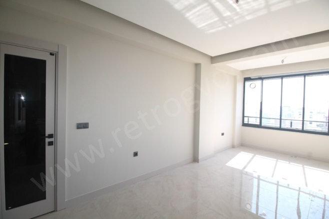 50. Yıl Mah. Yenişehir Satılık Daire |  4+1 Oda | 200M2 8.750.000Tl  Krediye Uygun  | 6. Kat | Doğalgaz(Kombi) | 2 Banyo | 4 Yatak Odası Resim-4