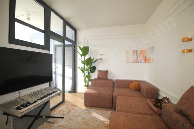 Menderes Mah. Mezitli Satılık Daire |  2+1 Oda | 110M2 3.150.000Tl  Krediye Uygun  | 4. Kat | Doğalgaz(Kombi) | 1 Banyo | 2 Yatak Odası Resim-1