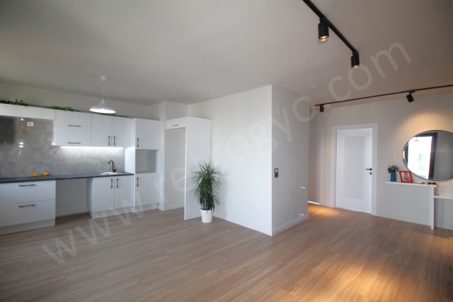 75.Yıl Mah. Mezitli Satılık Daire |  3+1 Oda | 160M2 4.100.000Tl  Krediye Uygun  | 7. Kat | Doğalgaz(Kombi) | 1 Banyo | 3 Yatak Odası Resim-1