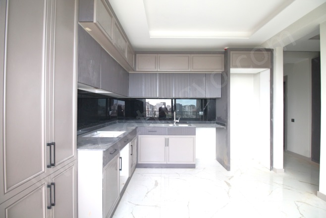 Çiftlikköy Mah. Yenişehir Satılık Daire |  3+1 Oda | 180M2 8.500.000Tl  Krediye Uygun  | 6. Kat | 2 Banyo | 3 Yatak Odası Resim-4