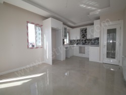 Yenişehir 50. Yıl Mah. Satılık Daire 4+1 220 M2 | 4. Kat | Doğalgaz(Kombi) | 2 Banyo | 4 Yatak Odası