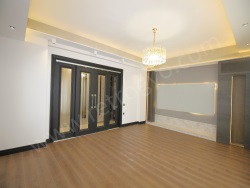 Toroslar Portakal Mah. Satılık Daire 4+1 220 M2 | 5. Kat | Doğalgaz(Kombi) | 2 Banyo | 4 Yatak Odası