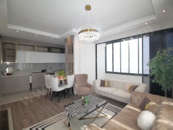 Mezitli Akdeniz Mah. Satılık Daire 3+1 160 M2 | 1. Kat | Doğalgaz(Kombi) | 2 Banyo | 3 Yatak Odası