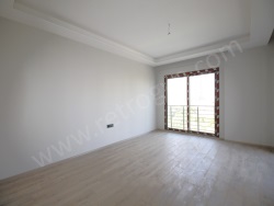 Mezitli Akdeniz Mah. Satılık Daire 3+1 170 M2 | 1. Kat | Doğalgaz(Kombi) | 2 Banyo | 3 Yatak Odası