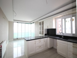 Yenişehir Çiftlikköy Mah. Kiralık Daire 4+1 220 M2 | 8. Kat | Doğalgaz(Kombi) | 2 Banyo | 4 Yatak Odası