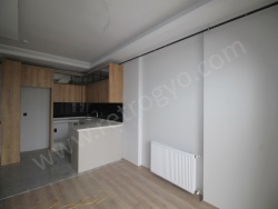 Mezitli Akdeniz Mah. Satılık Daire 1+1 60 M2 | 1. Kat | Doğalgaz(Kombi) | 1 Banyo | 1 Yatak Odası