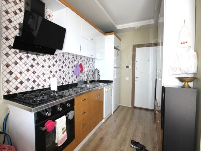 Retrodan Deniz Manzaralı Sahile Adım Mesafesinde Geniş 1+1 Satılık Daire Mezitli Akdeniz Mah