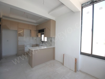 Retrodan Eski Mezitlide Kaliteli İşçilik Ve Modern Dizayn İle Birleşen Lüks 4+1 Satılık Daire Mezitli Mah