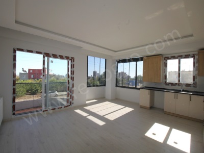 Retrodan Eski Mezitlide Kaliteli İşçilik Ve Modern Dizaynı İle Şaşıracağınız Lüks 2+1 Satılık Daire Mezitli Mah