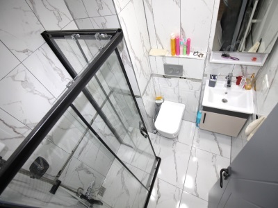 Retrodan Tecede Lüks Konsept Site İçerisinde Eşyalı 1+1 Satılık Daire Mezitli Tece Mah