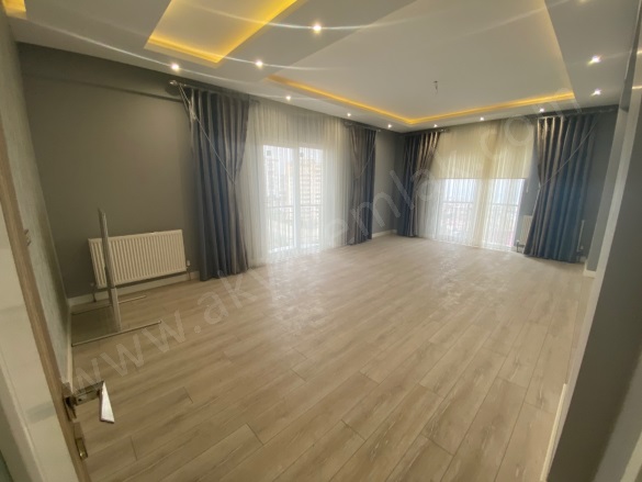 Ağcalı Mah. Onikişubat Satılık Daire |  4+1 Oda | 190M2 0Tl  Krediye Uygun  | 2. Kat | Merkezi Isınma(Pay Ölçer) | 2 Banyo | 1 Yatak Odası Resim-3