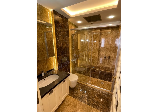 Hürriyet Mah. Onikişubat Satılık Daire |  4+1 Oda | 195M2 0Tl  Krediye Uygun  | 4. Kat | Merkezi Isınma(Pay Ölçer) | 2 Banyo | 1 Yatak Odası Resim-4