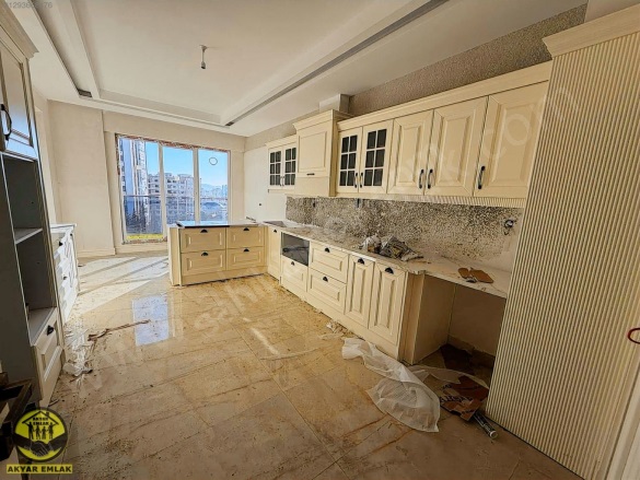 Şehit Abdullah Çavuş Mah. Onikişubat Satılık Daire |  5+1 Oda | 260M2 13.000.000Tl  Krediye Uygun  | 7. Kat | Merkezi Isınma | 2 Banyo Resim-2