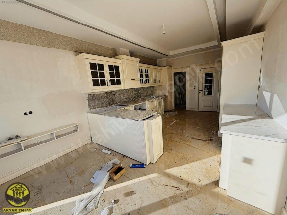 Şehit Abdullah Çavuş Mah. Onikişubat Satılık Daire |  5+1 Oda | 260M2 13.000.000Tl  Krediye Uygun  | 7. Kat | Merkezi Isınma | 2 Banyo Resim-4