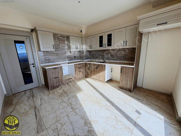 Yamaçtepe Mah. Onikişubat Satılık Daire |  4+1 Oda | 200M2 6.200.000Tl  Krediye Uygun  | 8. Kat | Merkezi Isınma Resim-3