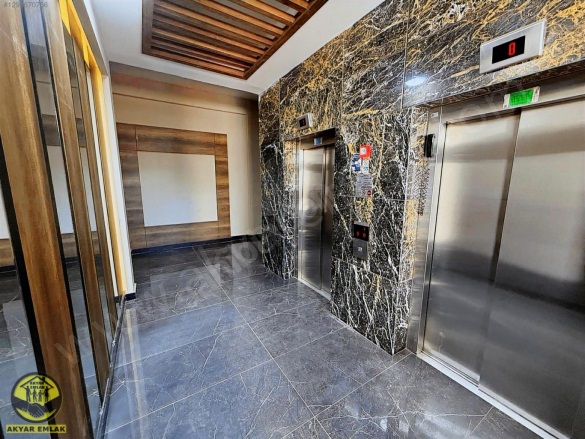 Şehit Abdullah Çavuş Mah. Onikişubat Satılık Daire |  5+1 Oda | 280M2 10.900.000Tl  Krediye Uygun  | 5. Kat | Merkezi Isınma | 3 Banyo Resim-1