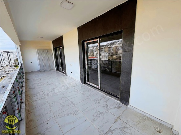 Vadi Mah. Onikişubat Satılık Daire |  4+1 Oda | 300M2 9.500.000Tl  Krediye Uygun  | 11. Kat | Merkezi Isınma | 2 Banyo Resim-3