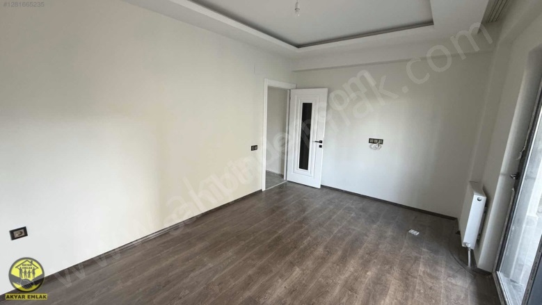 Karamanlı Mah. Onikişubat Satılık Daire |  3+1 Oda | 130M2 4.750.000Tl  Krediye Uygun  | 3. Kat | Doğalgaz(Kombi) | 2 Banyo Resim-2