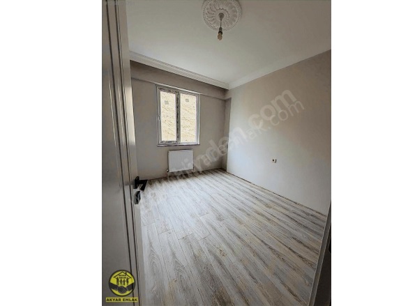 Saçaklızade Mah. Onikişubat Satılık Daire |  3+1 Oda | 180M2 6.250.000Tl  Krediye Uygun  | 3. Kat | Doğalgaz(Kombi) Resim-2