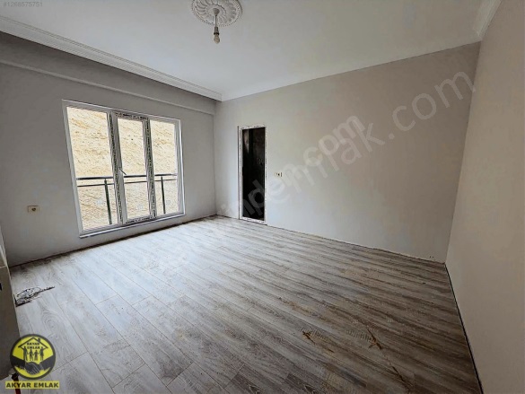 Saçaklızade Mah. Onikişubat Satılık Daire |  3+1 Oda | 180M2 6.250.000Tl  Krediye Uygun  | 3. Kat | Doğalgaz(Kombi) Resim-4