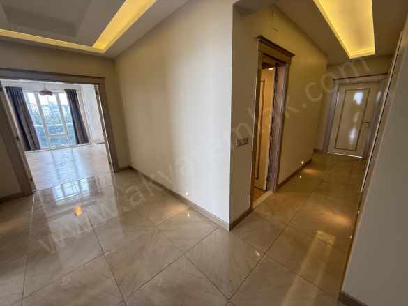 Akyar Emlakdan Kiralık Daire 4+1 Geniş Lüks Onikişubat Yirmiikigün Mah