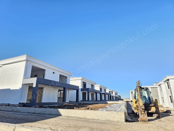 Dönümlü  Yenişehir Satılık Villa |  6+1 Oda | 326M2 14.000.000Tl  Krediye Uygun  | Dubleks | Doğalgaz(Kombi) | 3 Banyo Resim-3