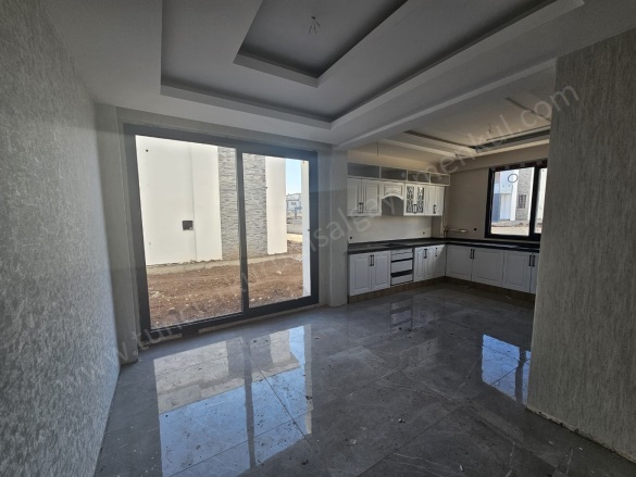 Dönümlü  Yenişehir Satılık Villa |  6+1 Oda | 326M2 14.000.000Tl  Krediye Uygun  | Dubleks | Doğalgaz(Kombi) | 3 Banyo Resim-5