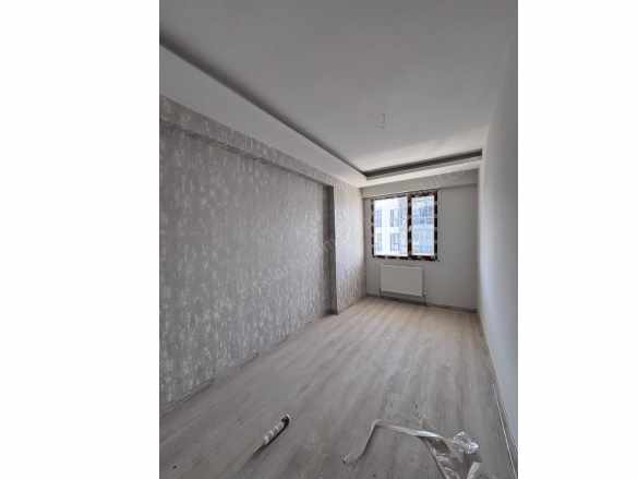 (Elif) Bağcılar Ahmet Kaya Caddesınde Satılık Daire Sıfır 2+1 Bağlar