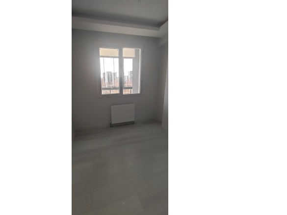 Kent Meydanı Civarı Kayapınar Satılık Daire |  2+1 Oda | 95M2 4.300Tl  Krediye Uygun  | 2. Kat | Merkezi Isınma | 1 Banyo | 1 Yatak Odası Resim-3