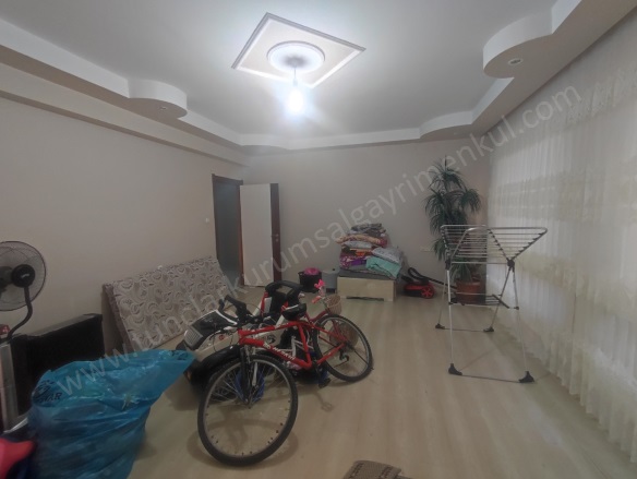 Bağcılar Bağlar Satılık Daire |  3+1 Oda | 160M2 3.490.000Tl  Krediye Uygun  | 1. Kat | Doğalgaz(Kombi) | 1 Banyo | 1 Yatak Odası Resim-1