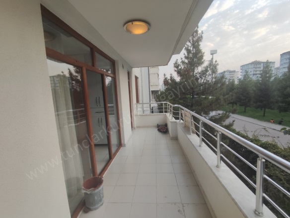 Bağcılar Bağlar Satılık Daire |  3+1 Oda | 160M2 3.490.000Tl  Krediye Uygun  | 1. Kat | Doğalgaz(Kombi) | 1 Banyo | 1 Yatak Odası Resim-5