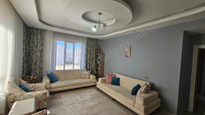 (Elif) Makine ikmal Civarı Site içerisinde Ara Kat 3+1 Satılık Daire Bağlar Bağcılar