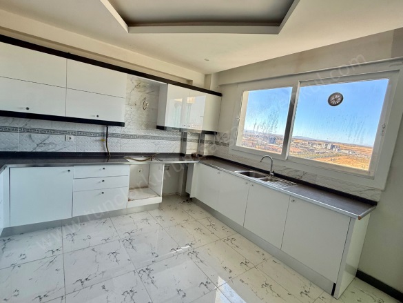 Fırat Mahallesi. Kayapınar Satılık Daire |  3+1 Oda | 160M2 5.570.000Tl  Krediye Uygun  | 9. Kat | 2 Banyo Resim-2