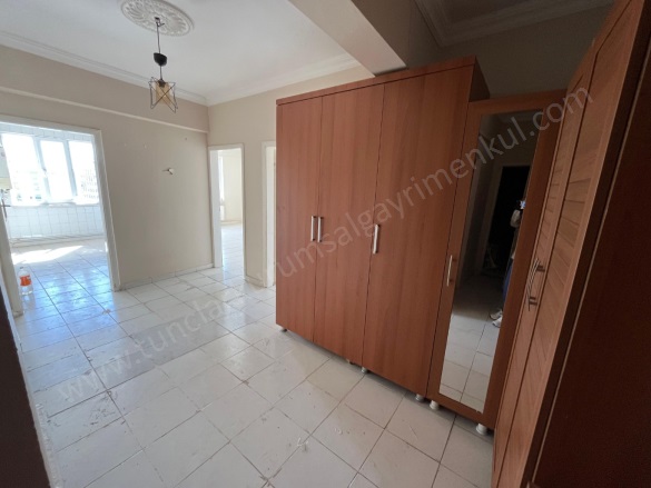 Mezopotamya Mahallesi. Kayapınar Satılık Daire |  3+1 Oda | 140M2 2.960.000Tl | 7. Kat | Doğalgaz(Kombi) Resim-4