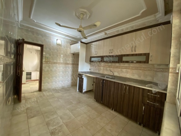 Fırat Mahallesi. Kayapınar Kiralık Villa |  5+1 Oda | 500M2 Aylık 50.000Tl  Krediye Uygun  | Tripleks | Doğalgaz(Kombi) | 3 Banyo Resim-1