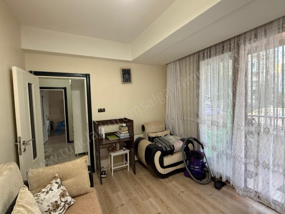 Fırat Mahallesi. Kayapınar Satılık Daire |  2+1 Oda | 100M2 2.950.000Tl  Krediye Uygun  | 1. Kat | Merkezi Isınma | 1 Banyo Resim-3