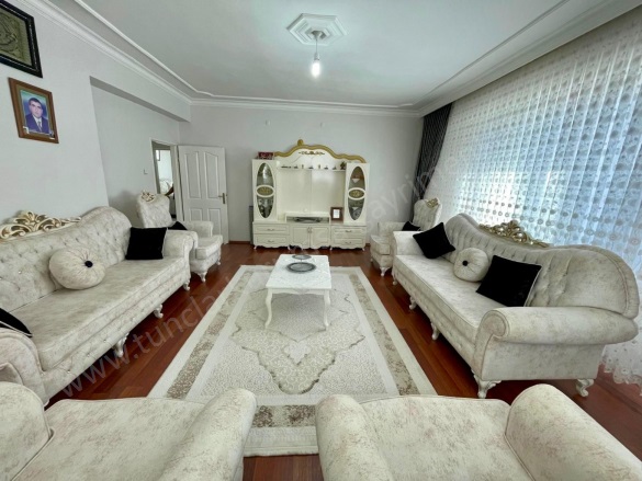 Mezopotamya Mahallesi. Kayapınar Satılık Daire |  3+1 Oda | 180M2 3.995.000Tl  Krediye Uygun  | 4. Kat | Doğalgaz(Kombi) Resim-5