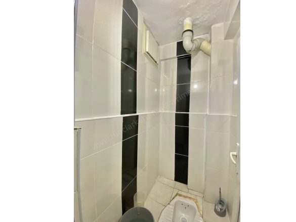 Huzurevleri Civarı Kayapınar Satılık Daire |  2+1 Oda | 145M2 1.490.000Tl | 4. Kat | Soba | 1 Banyo | 1 Yatak Odası Resim-3