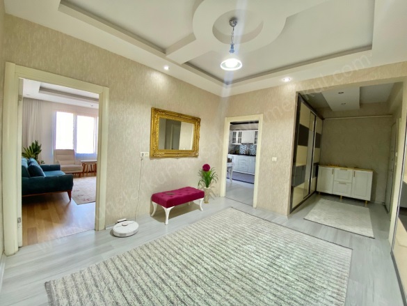 75 Caddesi Civarı Kayapınar Satılık Daire |  4+1 Oda | 240M2 5.390.000Tl  Krediye Uygun  | 10. Kat | Merkezi Isınma | 2 Banyo Resim-2