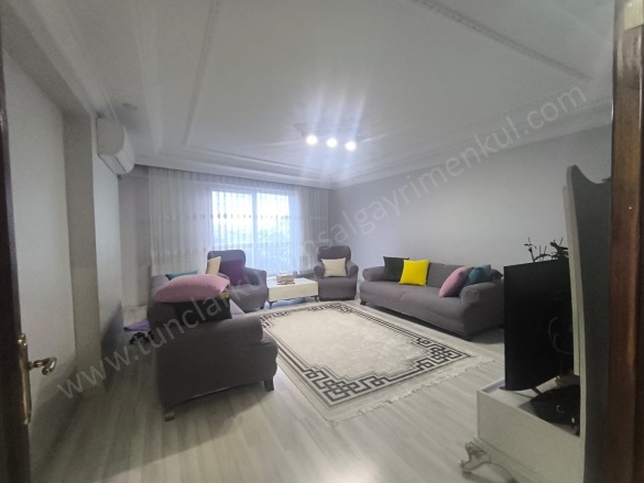 Diclekent Civarı Kayapınar Satılık Daire |  3+1 Oda | 200M2 3.950.000Tl  Krediye Uygun  | 7. Kat | Doğalgaz(Kombi) | 1 Banyo Resim-3